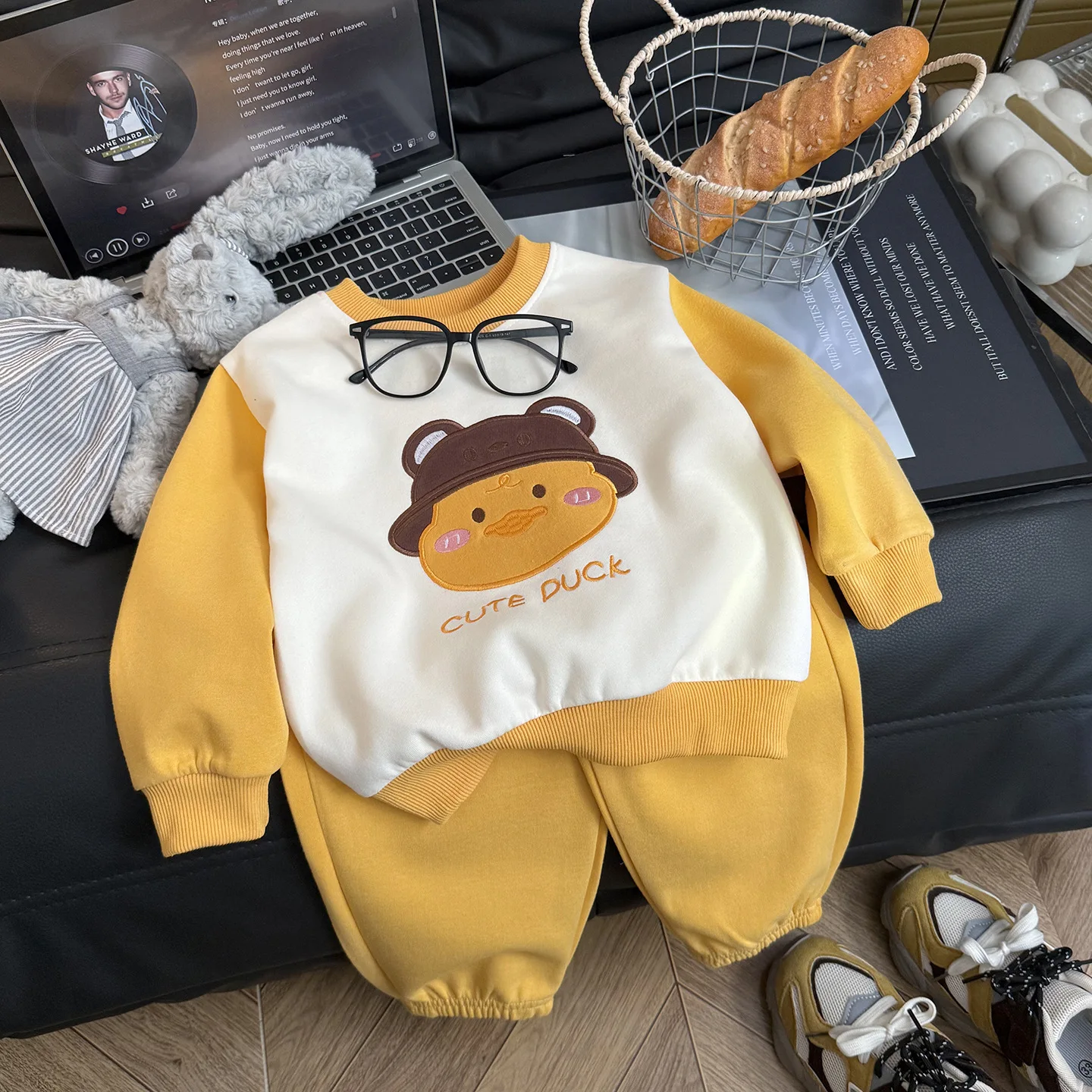 2026 Neue Herbst-Babykleidung für Jungen und Mädchen, Kleinkind-Patchwork-Set mit Hasen-Stickerei, Sweatshirt+Hose, 2-teiliger lässiger Trainingsanzug für Kinder – Detail 5