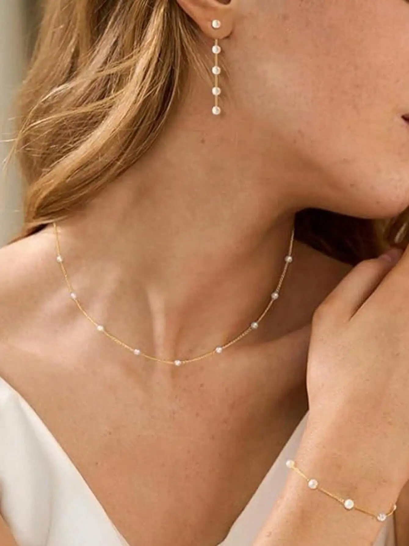 

Elegant Faux Pearl Jewelry Set for Women - Necklace, Earrings & Bracelet in Gold Tone, Perfect for Daily Wear or Parties