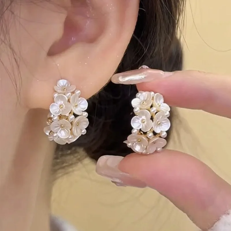 مزاجه الأنيق من الأقراط زهرة الصدفة مجوهرات نسائية رائعة عصرية، إكسسوارات عصرية للارتداء اليومي للحفلات