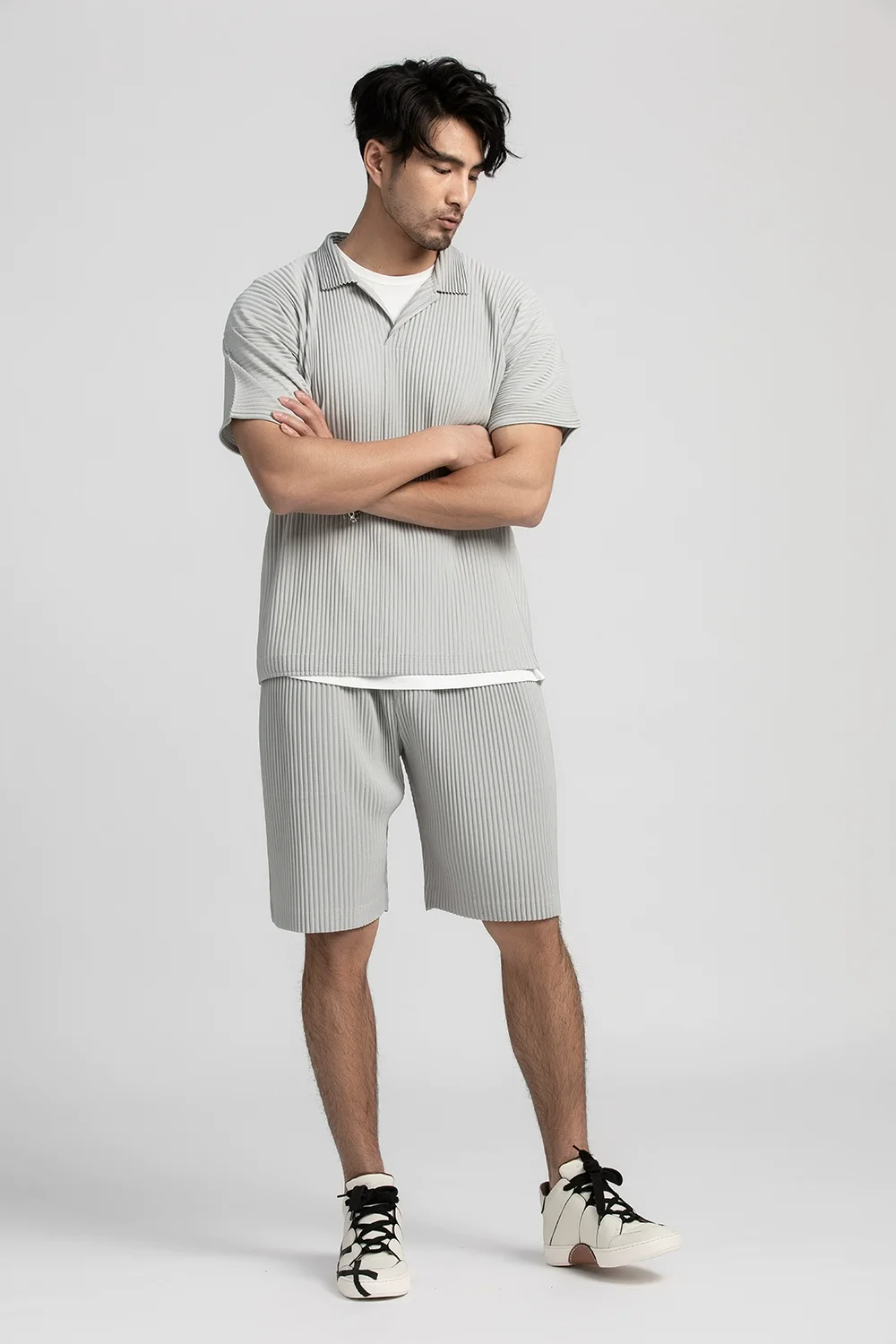 Miyake Pleated Shorts For Men Five-point Pants Baggy Casual Sports Shorts Japanese Pleated pants