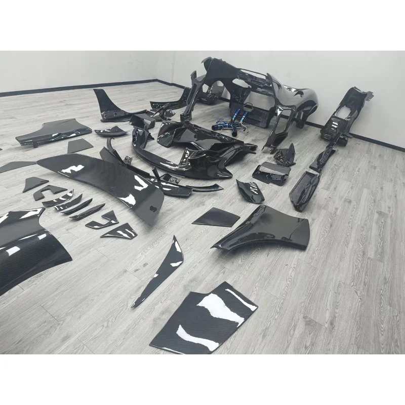 Professional 3K Carbon Full Body Kit with Front Bumper Side Skirts Fenders and Rear Bumper for Sports Coupe Off-Road
