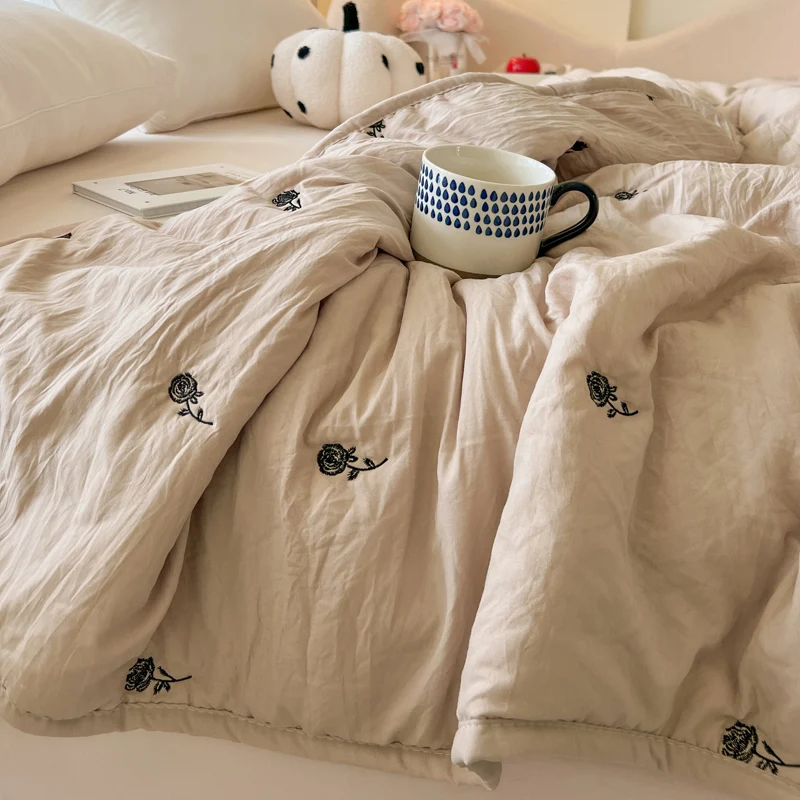 Japanese Minimalism Skin-friendly Summer Blanket Soft Breathable Single Double Duvet Washed Embroidered Comfortable Thin Quilt