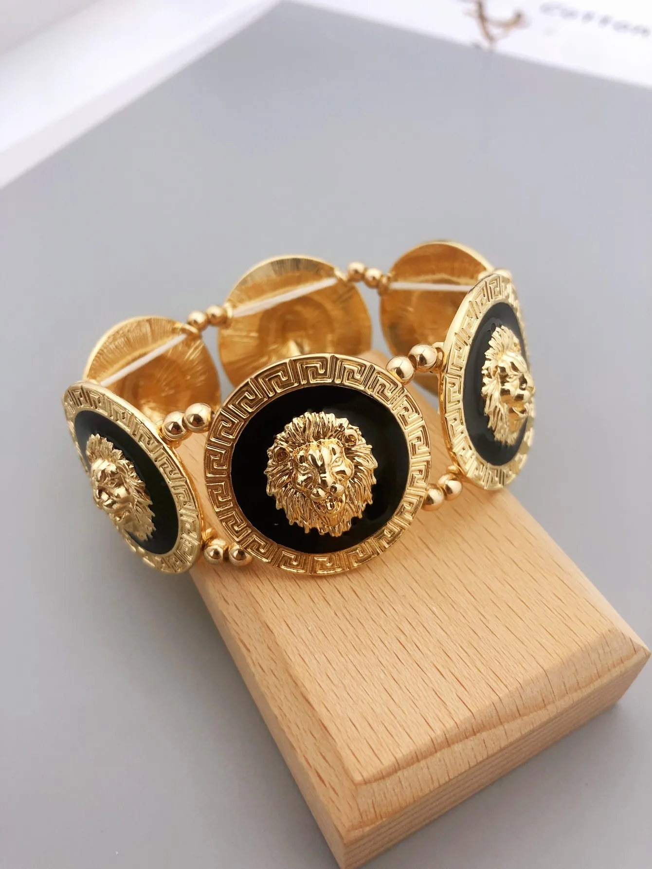 Unique Lion Head Braided Bracelet for Men and Women, Made of High-Quality Alloy