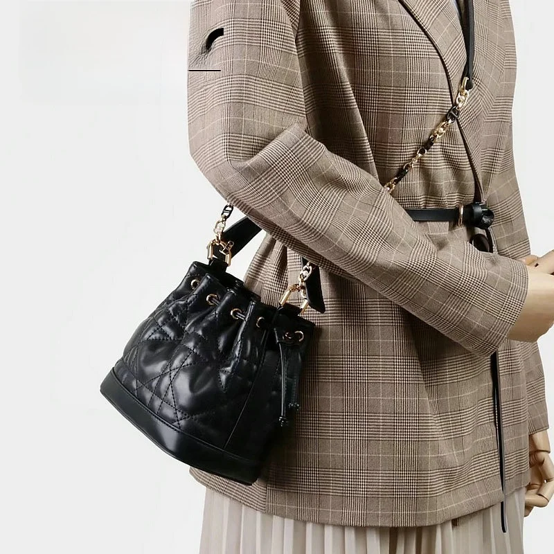 

KesKer Luxury Ins High-End Chain Diamond Buet Bag Genuine Leather Women's Handbag Crossbody Bag Casual Pure Color Leather
