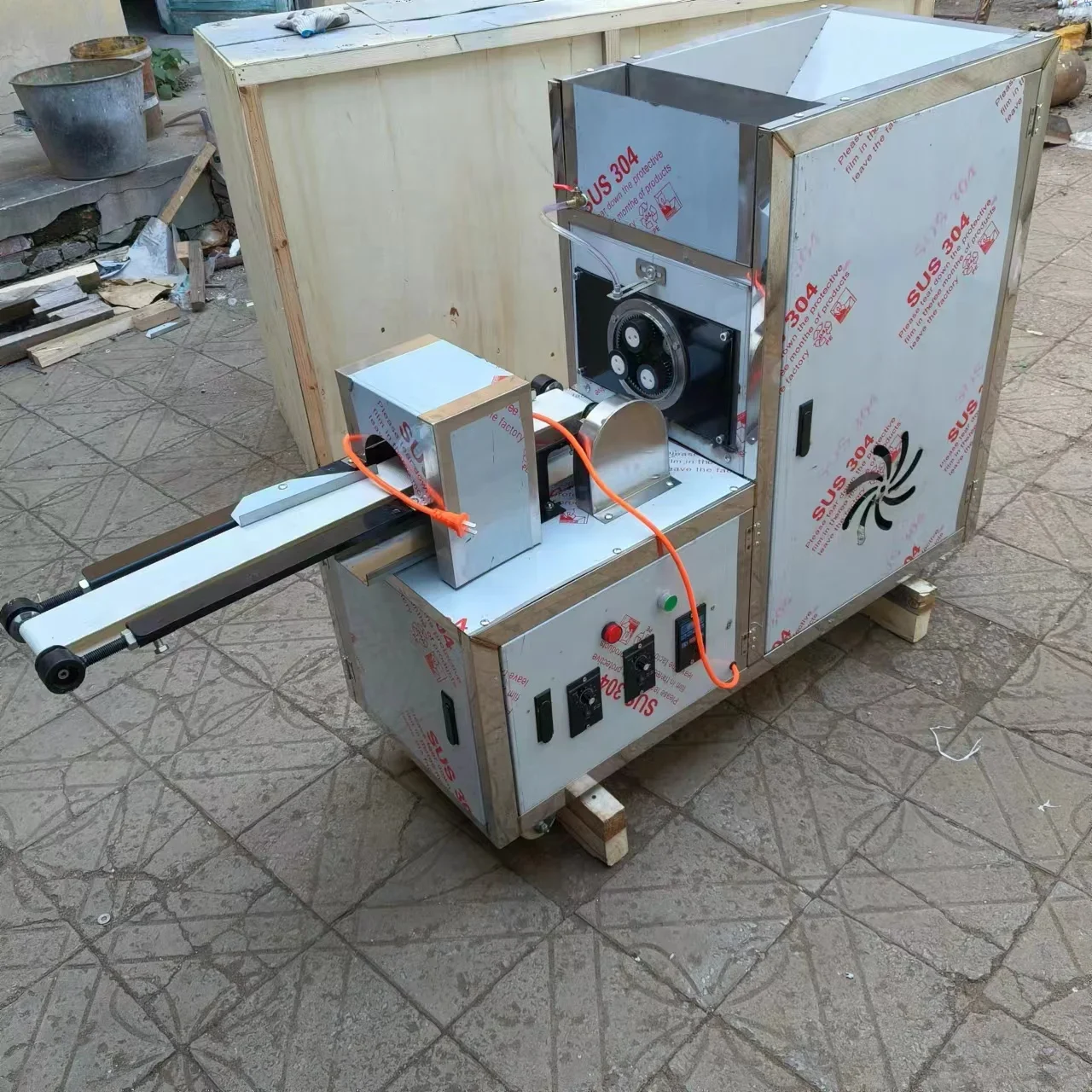 High Quality Fried Dough Twist Snack Machine Dough Twist Machine Donuts Dough Twist Forming Machine