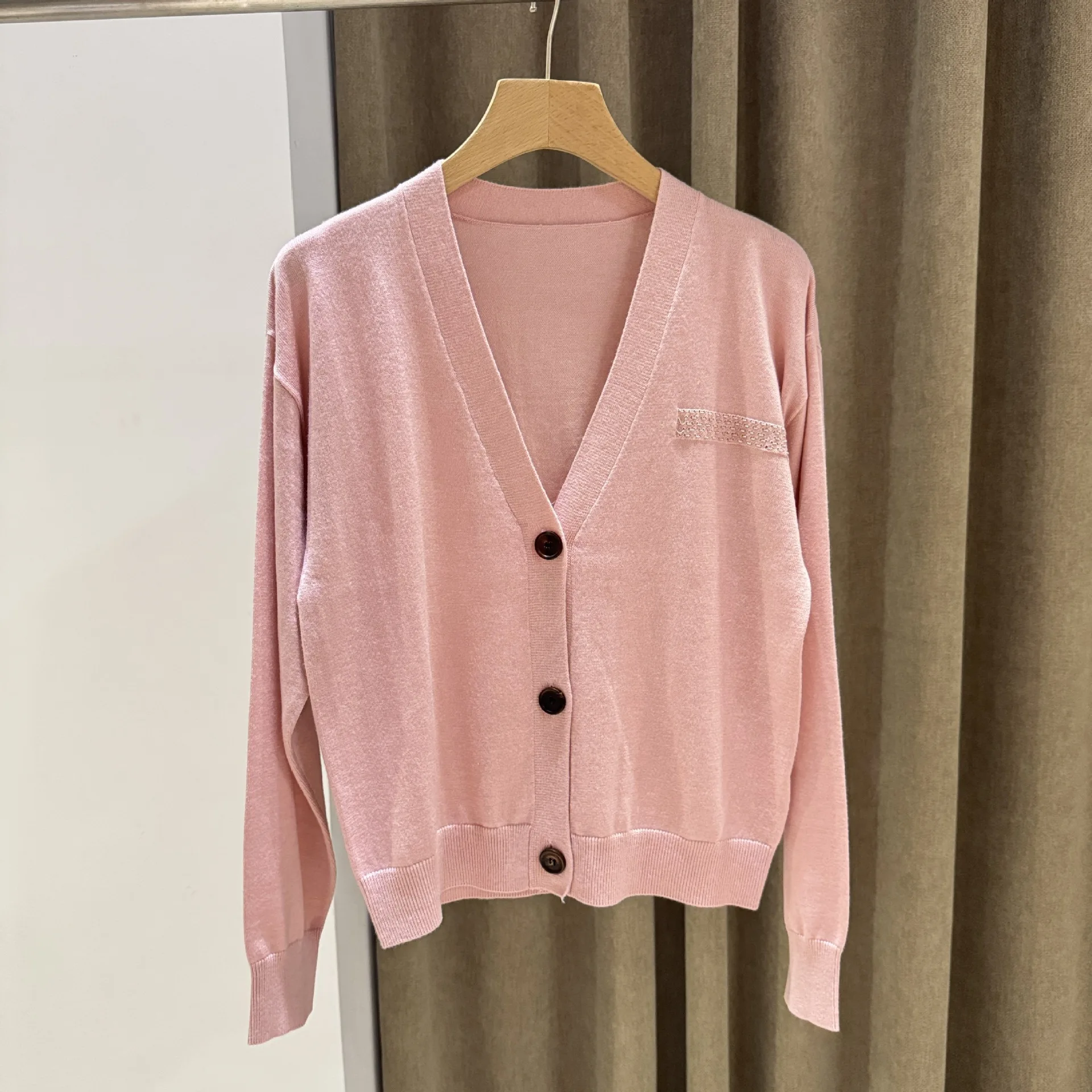 

Новый весенний вязаный кардиган для женщин, свободный крой, повседневный V-образный вырез, универсальный свитер/верхняя одежда с длинными рукавами