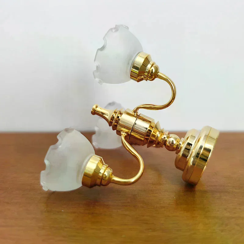 1:12 دمية مصغرة LED الذهبي مصباح السقف الثريا إضاءة المنزل نموذج الأثاث ديكور لعبة بيت الدمية الملحقات