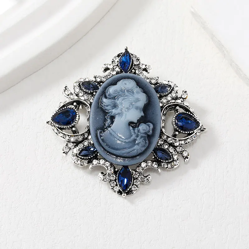 

Vintage Women Men Classic Palace Style Beauty Relief Crystal Brooches Pins Fashion Retro Unisex Rhinestone Corss Suit Badges