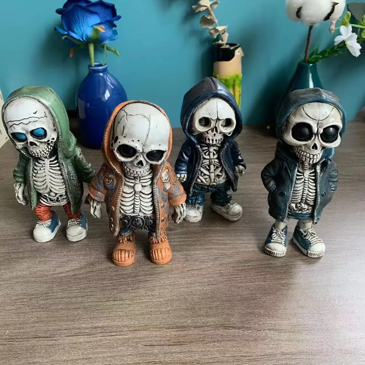 

1Pcs Cool Skeleton Figurines, Skull Figurine Statue Decor, Miniature Skeleton Sculpture Resin - Decorative Halloween Ornaments C