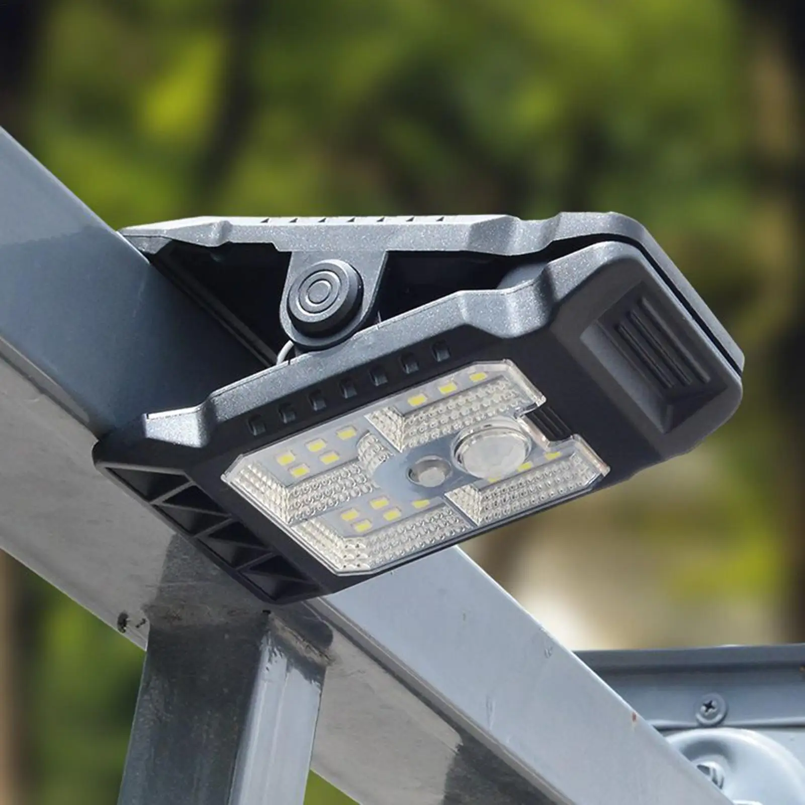 

Intelligent Sensing Solar Clip Lamp Outdoor Courtyard Lamp Garden Lighting Solar Wall Lamp Portable Camping