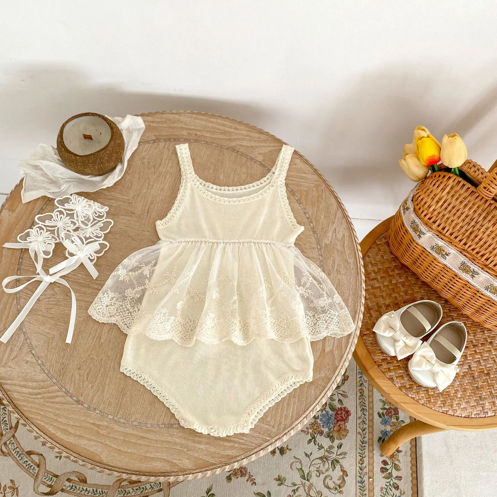 

New baby clothes for summer, baby girls aged 0-3 years, lace stitched suspender onesies
