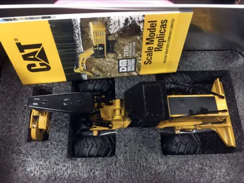 555D Wheel Skidder 1/50 Scale Model By DIECAST MASTERS DM85932