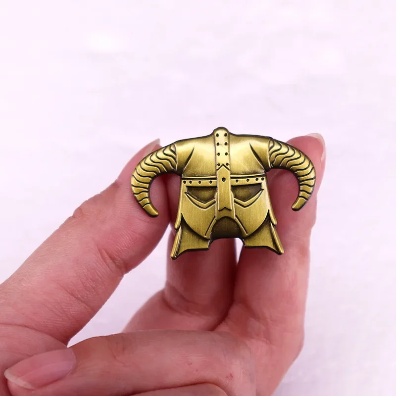 Elder and The Scrolls Pin Goth Punk Game Same Warrior Mask Metal Brooch Hat Bag Lapel Badge Collection Jewelry