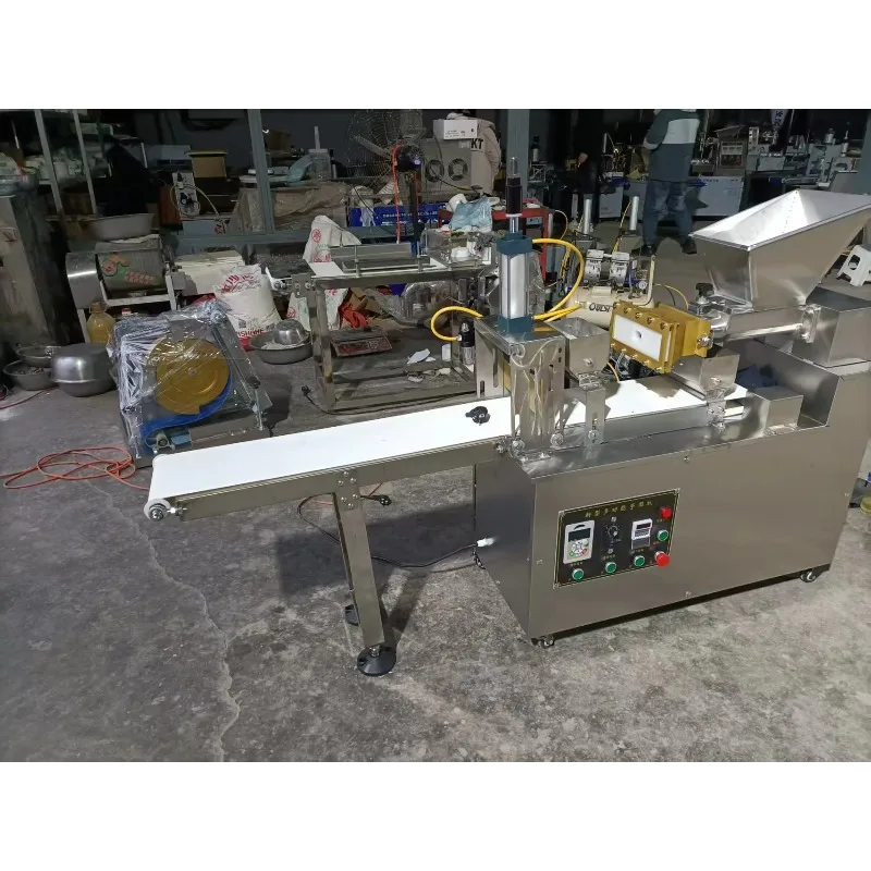Industrial Pneumatic Dough Molding Machine Automatic Dough Extruder Divider Machine For Bakery Production Customized