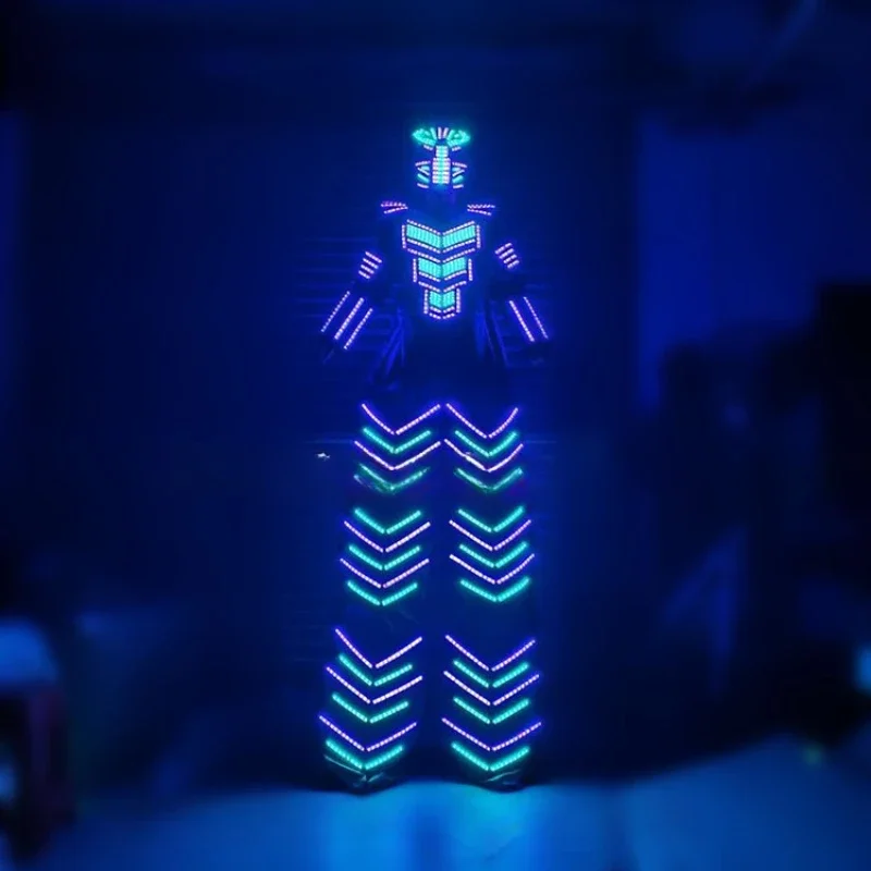 Piosenkarz barowy występuje w kostiumie robota LED, chodzący na sztyach, kostiumy sceniczne, kolorowe światło RGB LED, męska odzież, świecąca zbroja, ubrania DJ LED.