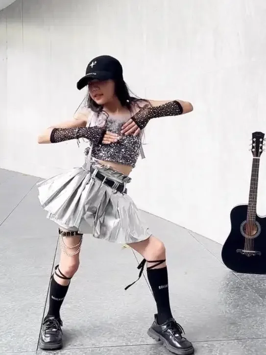

Girls Sequin Jazz Streetwear Kids Model Stage Show Outfit