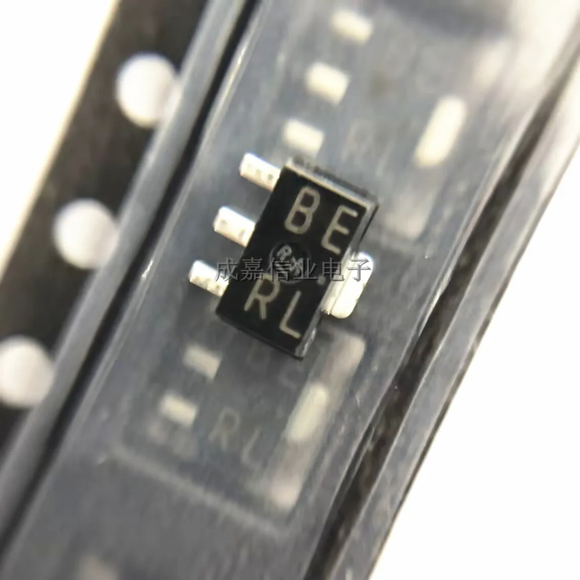 10pcs/Lot 2SB1260T100R SOT-89 MARKING;BE R Bipolar Transistors - BJT PNP 80V 1A Maximum Operating Temperature:+ 150 C