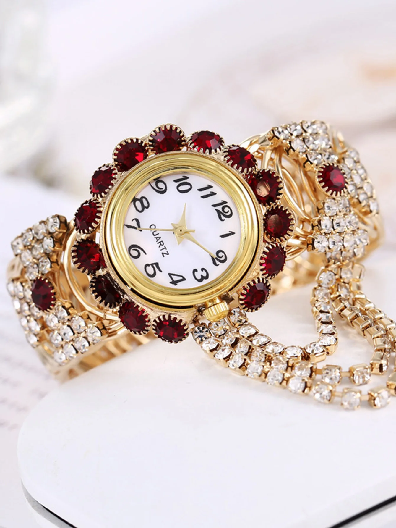 New Korean version women\'s diamond embellished quartz watch fashion alloy bracelet watch for women