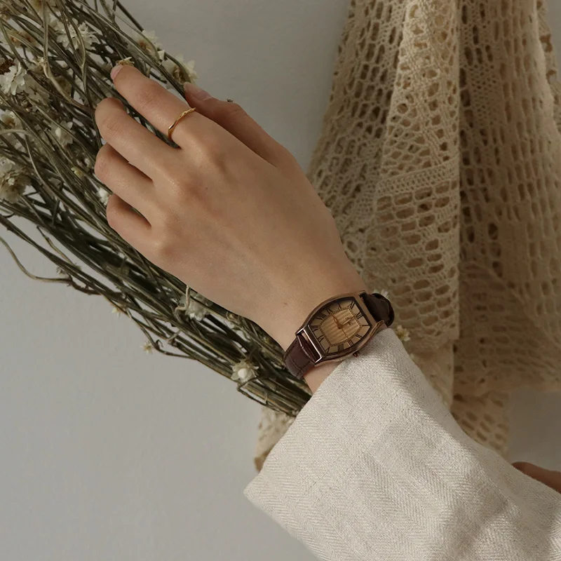 Vintage-Style Quartz Watch For Female StudentsSimple And ElegantPetite And LuxuriousA High-End Choice Of Watch Gifts For Women.