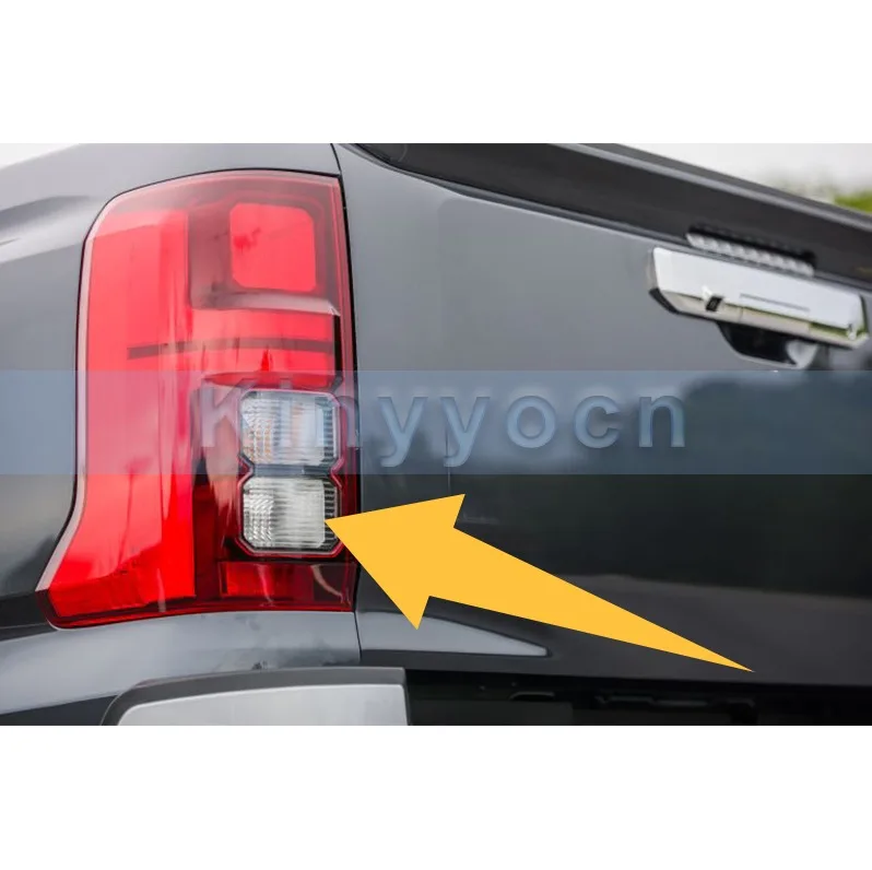 Low Configuration Rear Bumper Taillight Taillamp For Mitsubishi L200 Triton 2024 2025 Tail Light Signal Lamp Warning Brake Light