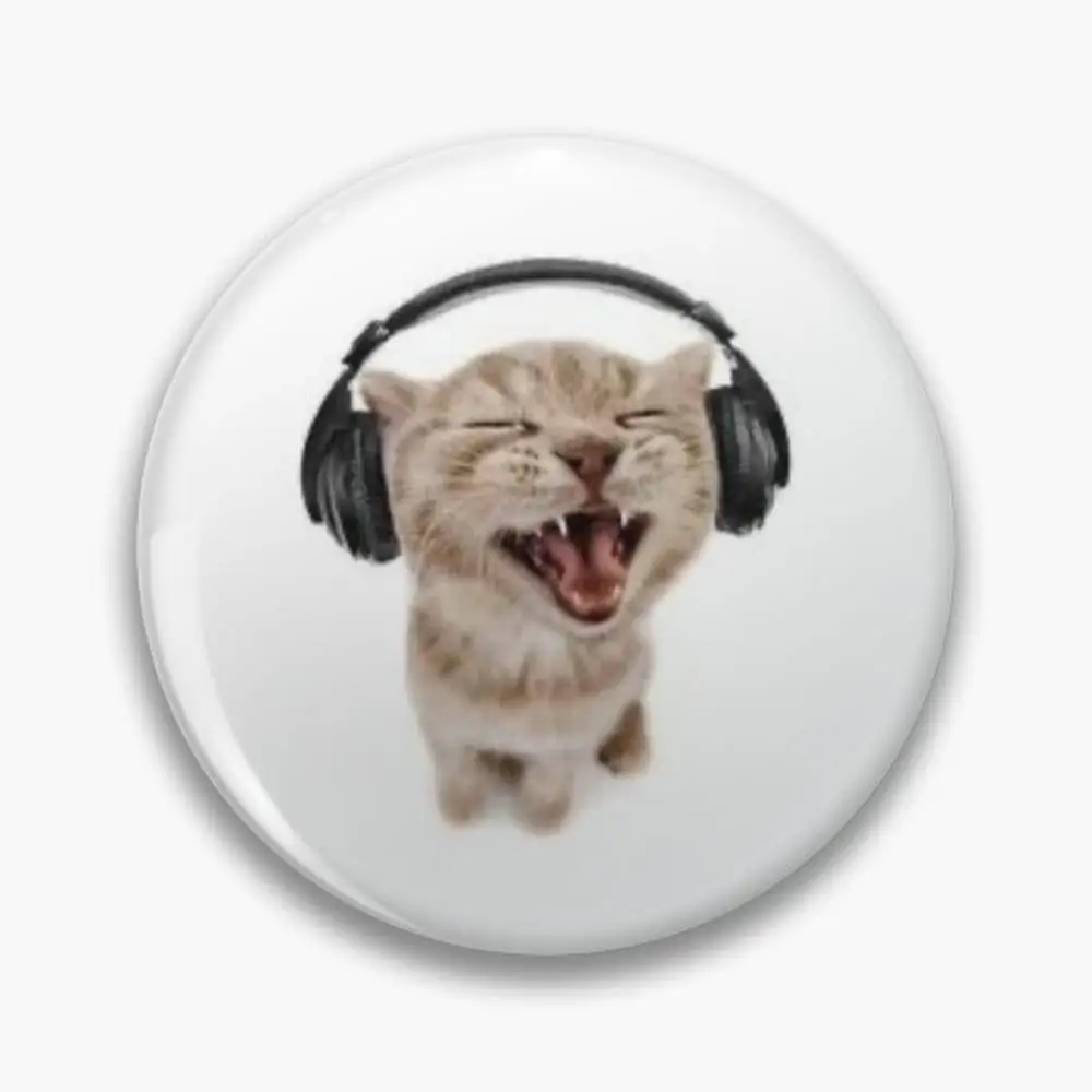 Kitten with headphones Pin Buttons Brooches  Jewelry Accessory Customize Brooch Fashion Lapel Badges