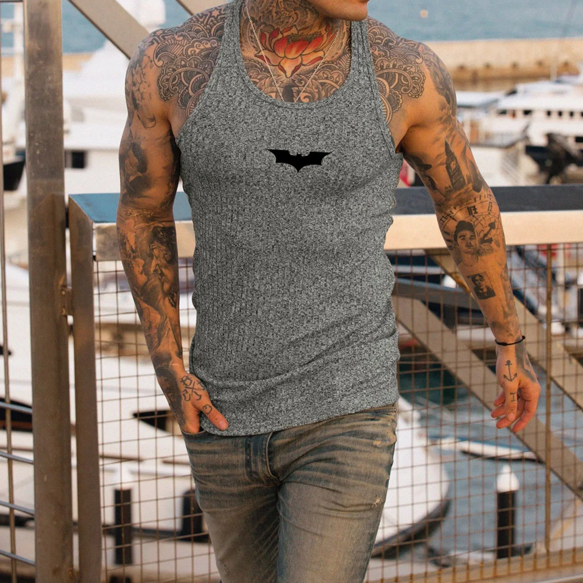 2026 الصيف الرجال الخفافيش سترة حجم كبير شريط تي شيرت بلا أكمام للجيم الرجال اللياقة البدنية الذكور ممارسة سترة رياضية قميص كمال الاجسام الملابس