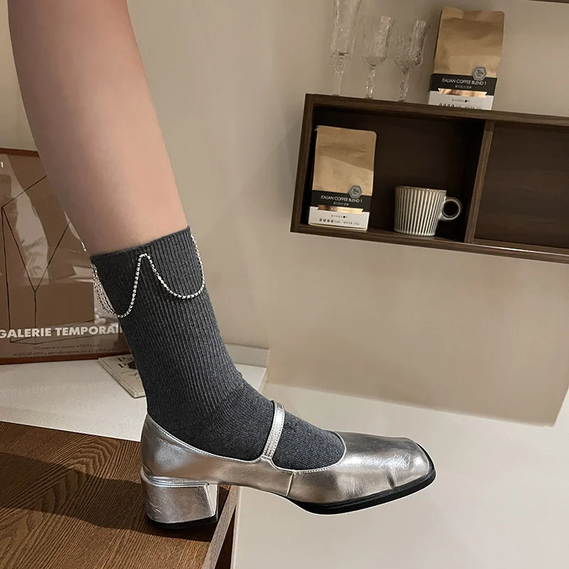 كوريا مخيط يدويا مطرز سلسلة شرابة اللون البنفسجي فتاة العمودي شريط القطن منتصف العجل كومة الجوارب للنساء وصول جديد