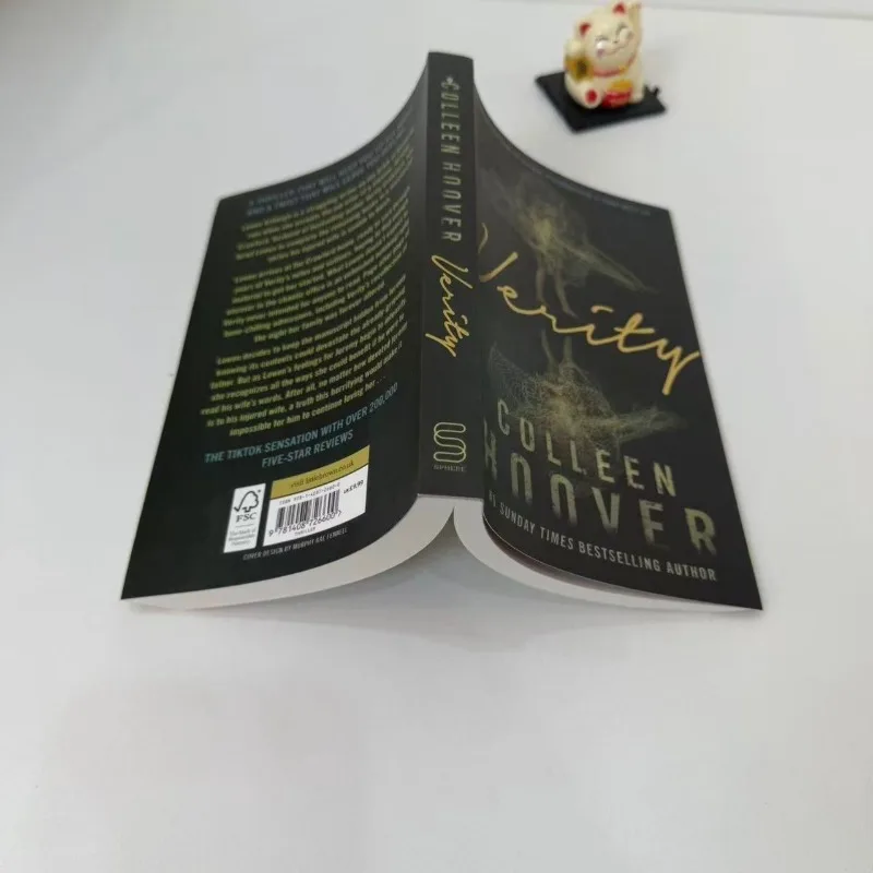 Verity Colleen Hoover è un pecore che non esiste