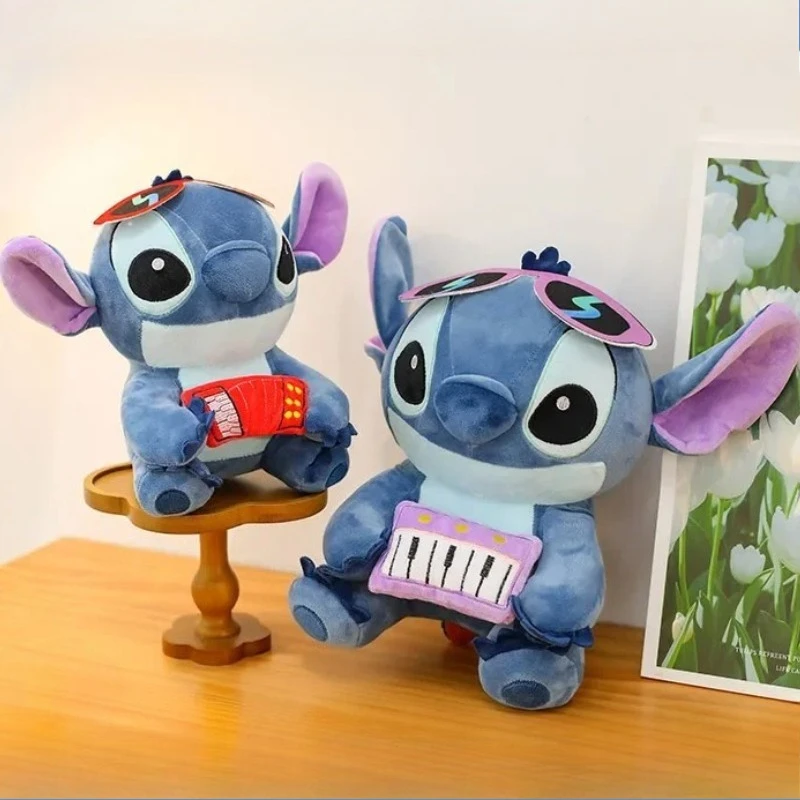 ตุ๊กตาไมโครโฟนเปียโนอิเล็กทรอนิกส์ ลิโลแอนด์สติทช์ ขนาด 35 ซม. ของเล่นตุ๊กตาดนตรี ตุ๊กตาสติทช์กีตาร์ ตุ๊กตาขับรถ หมอนอิงโซฟา ของขวัญวันเกิด