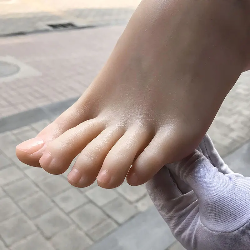 

1 Lifelike Female Silicone Foot Model Shoe Socks Fake Nail Display Blood Vessels Visiable Human Rubber Feet Fetish TG37D