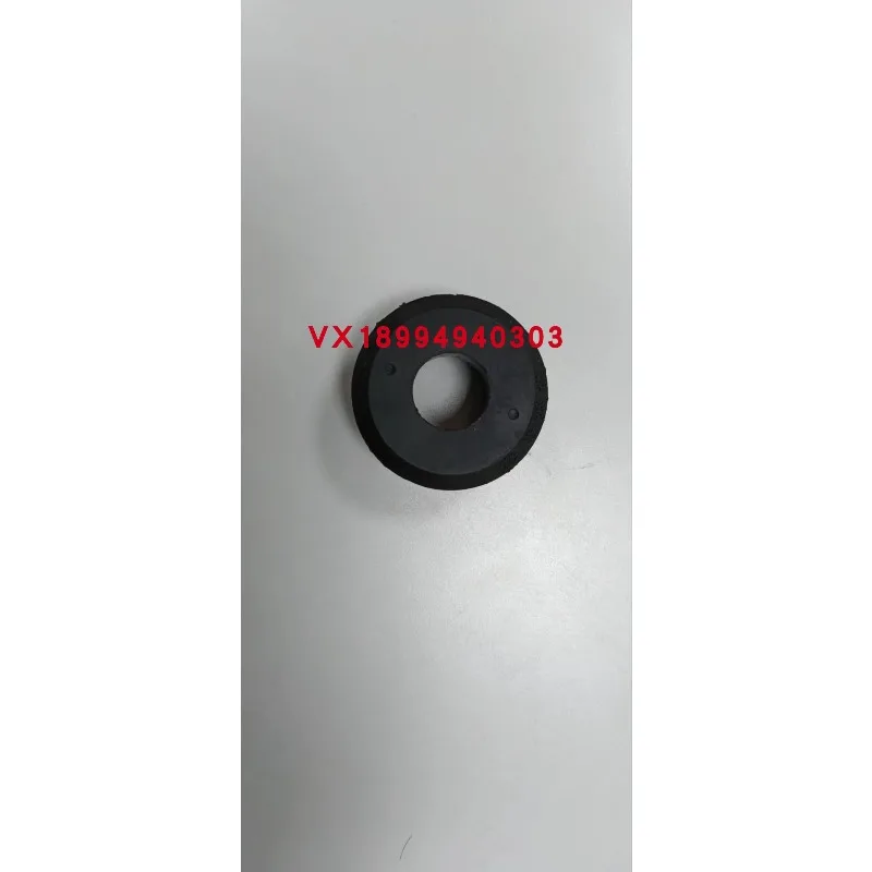 Mounting pad for bobcat slip loader S70 foot pad 6687252