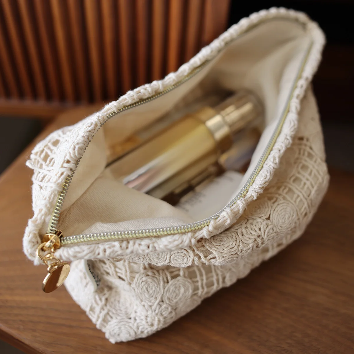 Ethnic style embroidered flowers solid color fabric storage bag canvas versatile woven elegant temperament fashion cosmetic bag