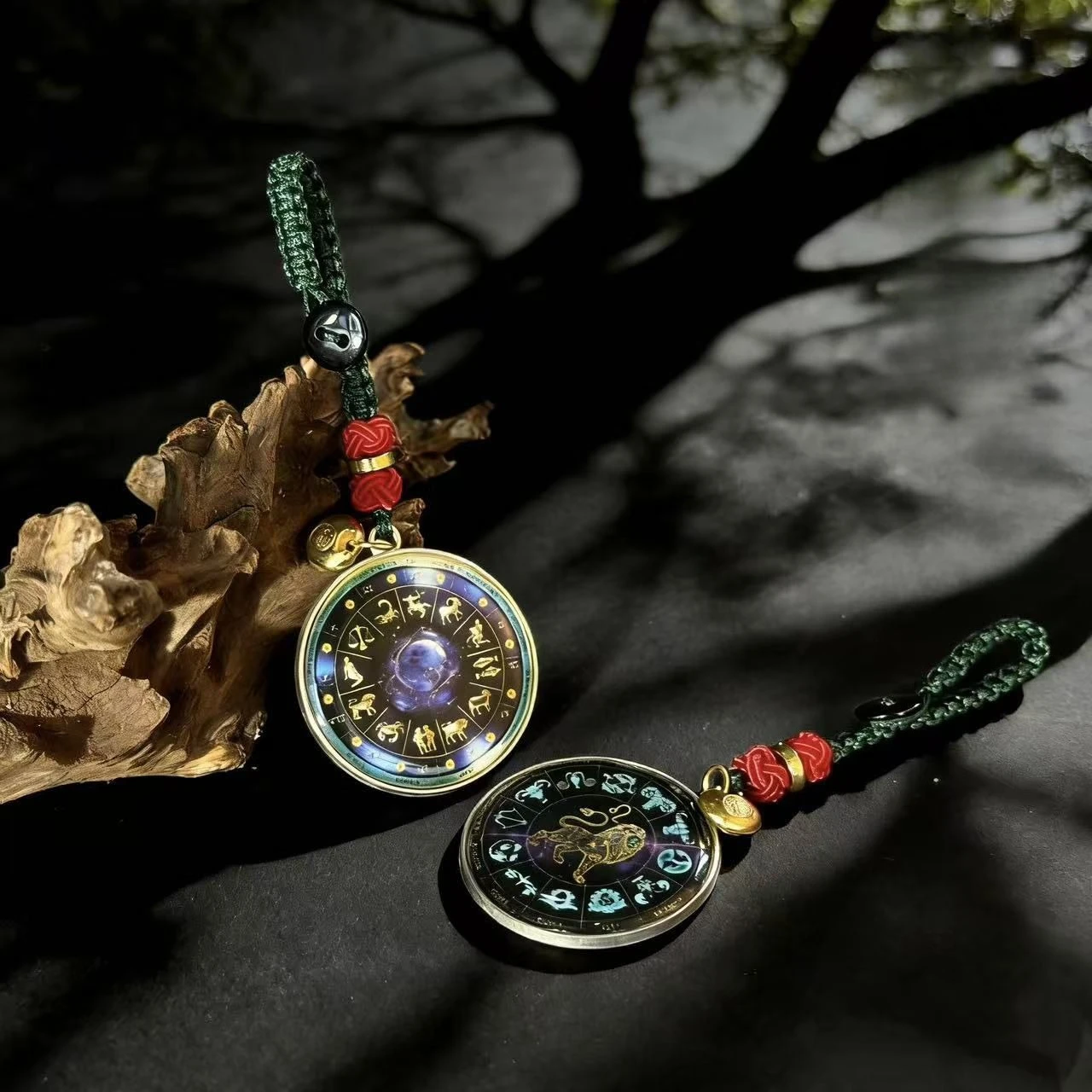 Twelve Constellations Guardian Compass Keychain Lucky Pendant with Lucky Bag Light Luxury Trend view 4