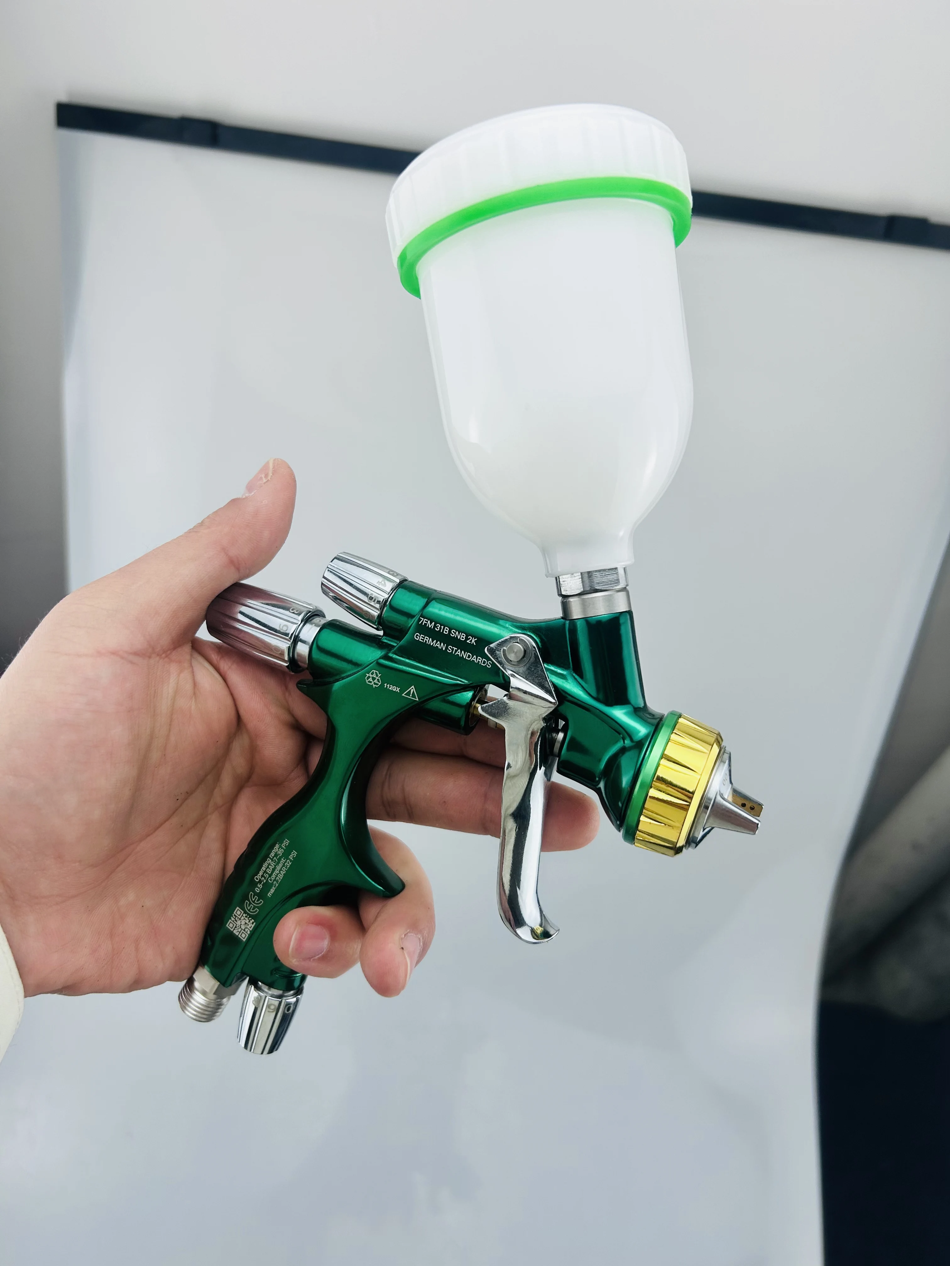 pistola-de-pulverizacion-profesional-de-10-mm-con-vaso-para-pintura-125-250-disenada-especificamente-para-reparacion-de-pintura-automotriz