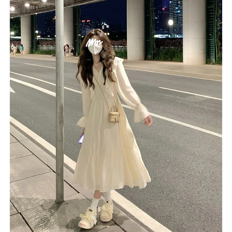 Lotus Leaf Edge Long-sleeved Dress Women's Autumn 2025 New Design Sense High Waist Slim Skirt