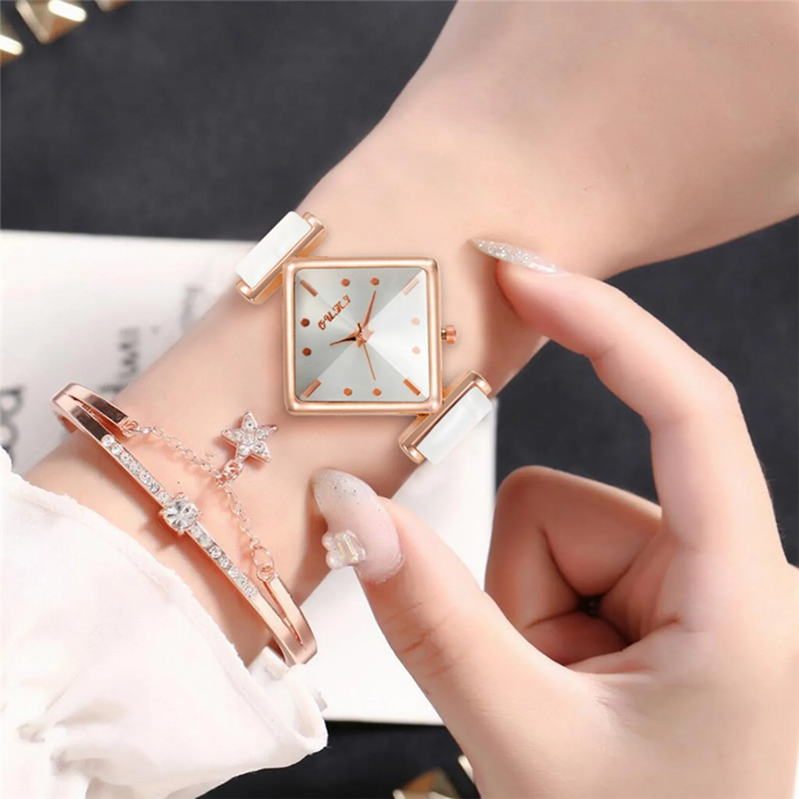 Ladies Fashion Watch Rhombic Shape Watch Colorful Leather All-Match Quartz Watch Elegant Exquisite Wristwatch Reloj Para Mujer