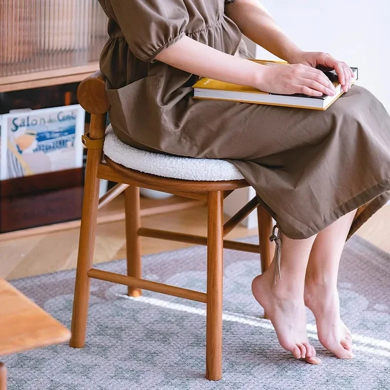 

Solid woodcasual stool dining stool Nordic log style cream style round