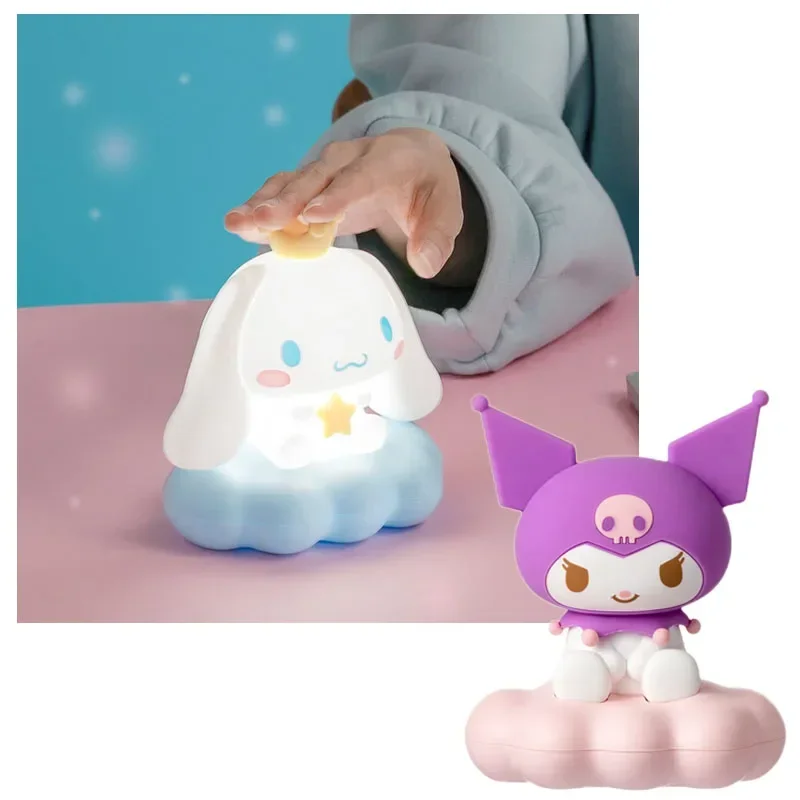 

Sanrioed Мультяшные куклы Kuromi Cinnamoroll, силиконовые нажимные ночники, милые прикроватные светильники для спальни с защитой глаз, настольная лампа