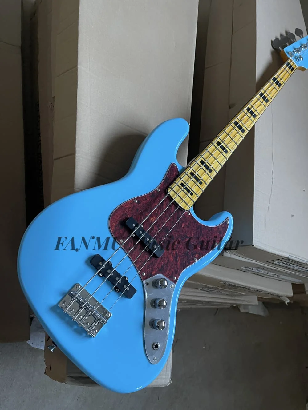 Blue bass, 4 string electric bass, solid wood body, yellow maple neck, red tortoise shell guard, fixed bridge, color can be chan