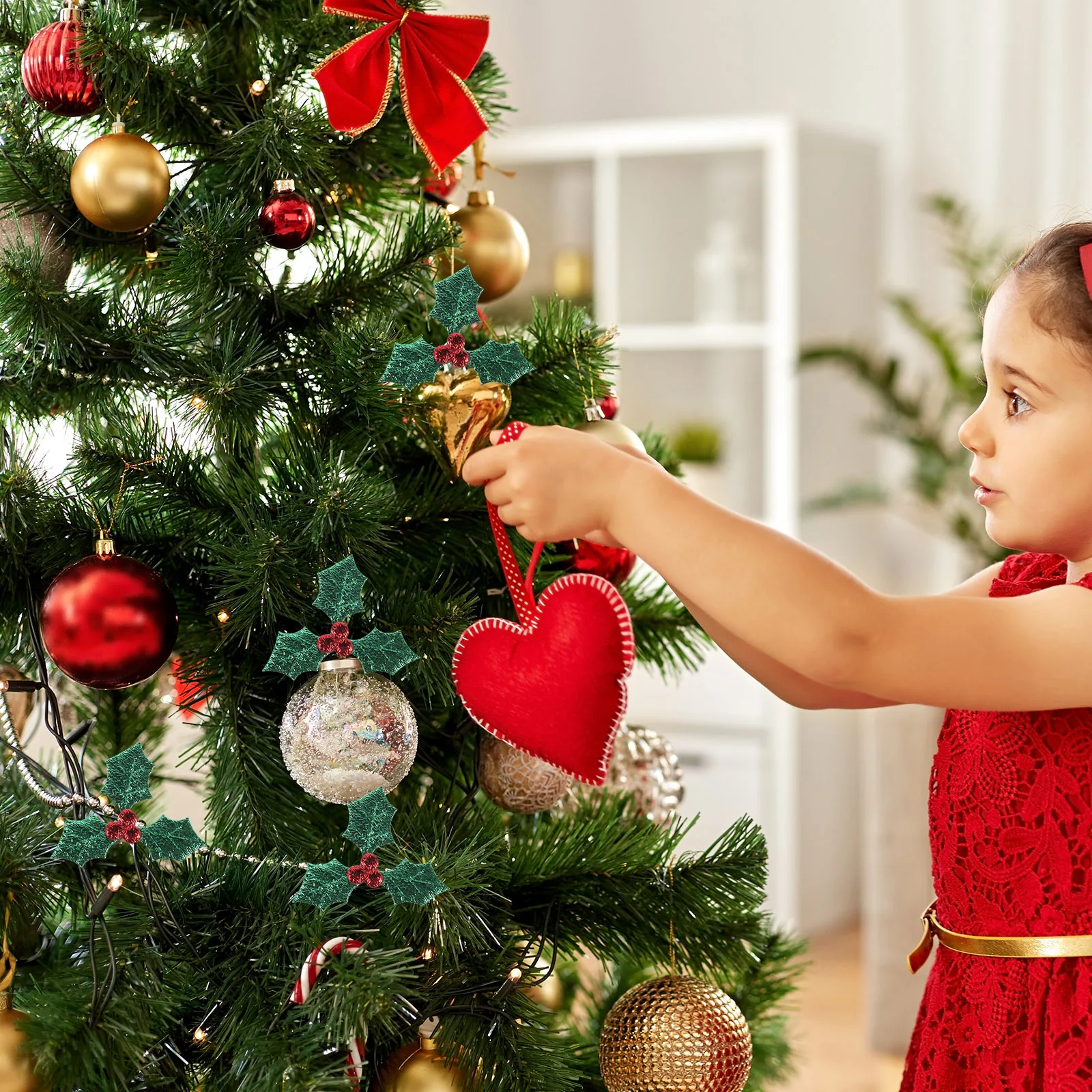 

100 Pcs Christmas Headdress Green Artificial Berry Leaves Decor Tiny Holly Mini Charm Badge