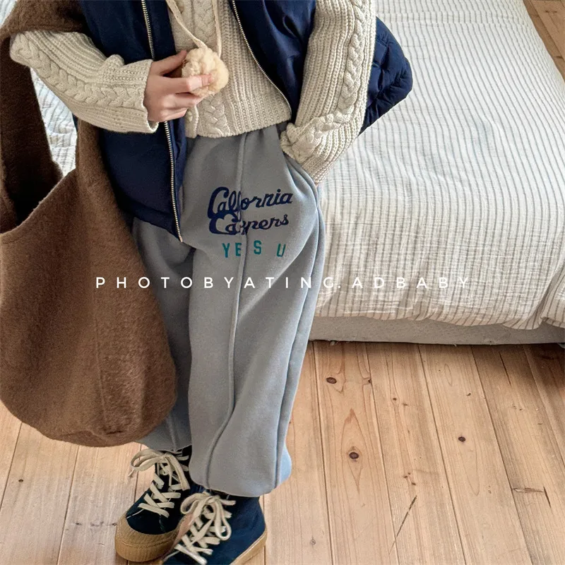 

2025 Winter New Children Casual Pants Fashion Letter Print Girls Plus Velvet Thick Warm Sweat Pants Kids Boys Fleece Trousers