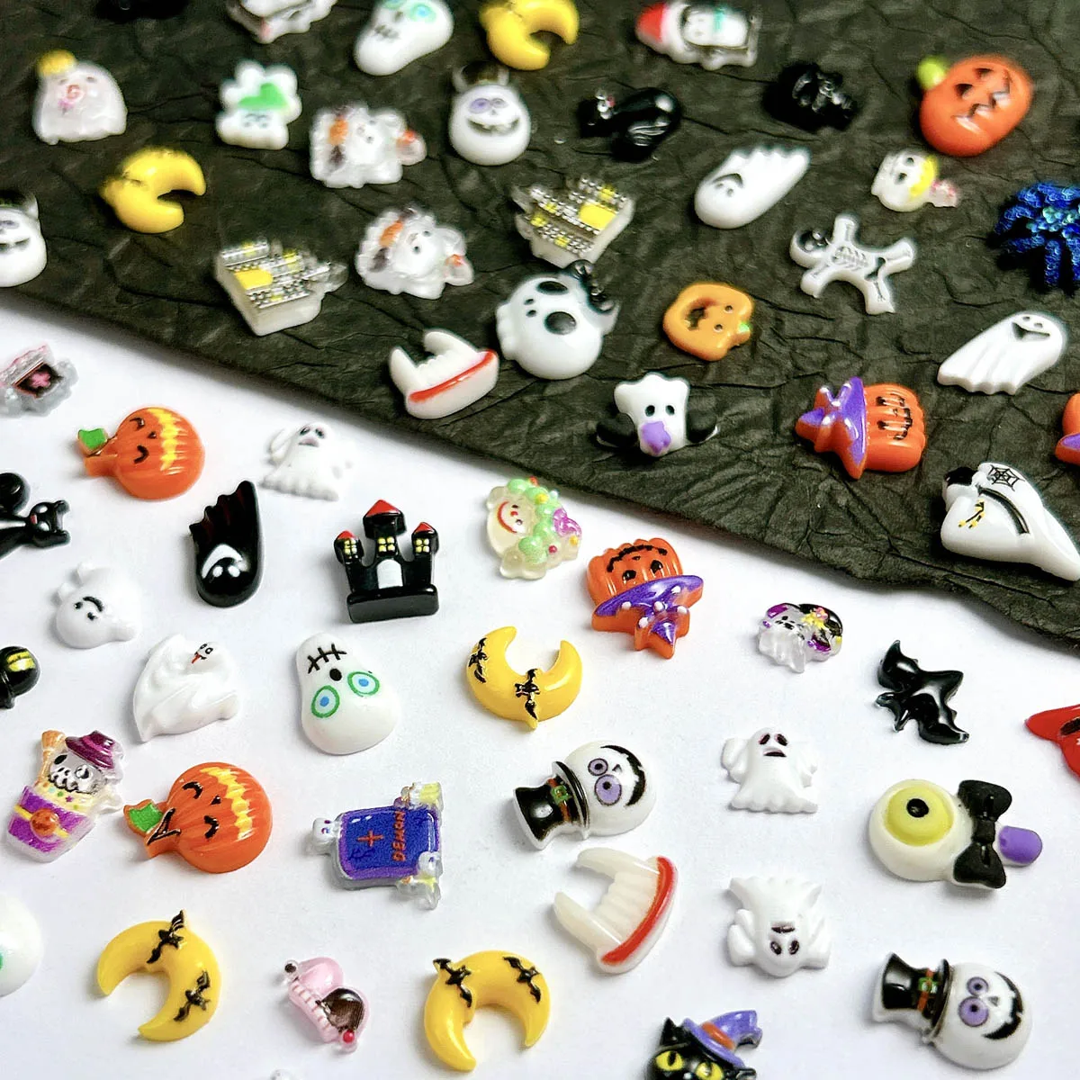 30PCS Multi-Stijl Hars Schedel Grafsteen Ghost Nail Art Charms Creatieve Pompoen Kat Halloween Serie Nageldecoratie DIY nagels