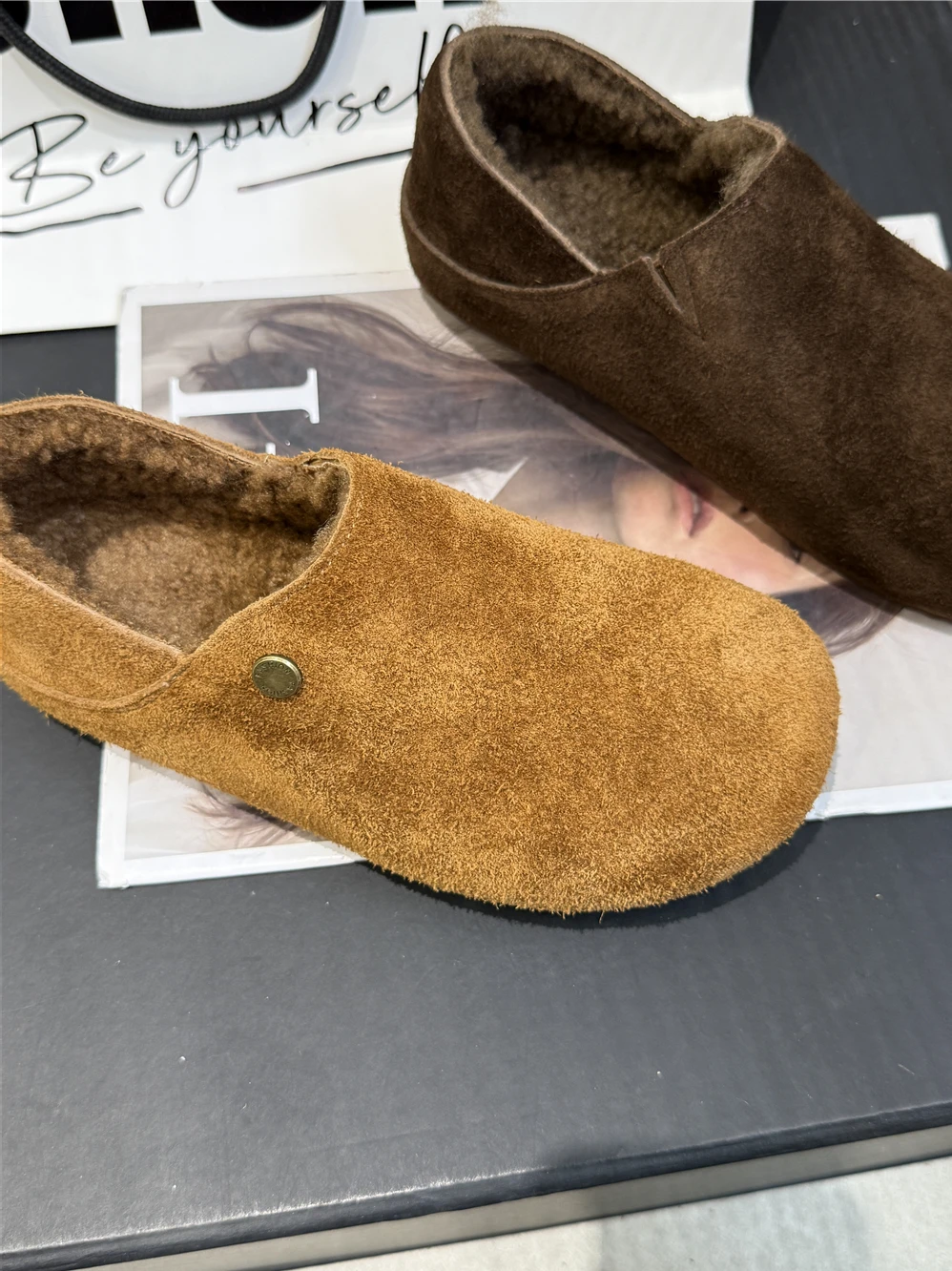 Lockige Flachschuhe aus Lammwollfell, Damen-Baumwollschuhe, warme Winter-Slipper, Damen-Loafer mit Gürtelschnalle, Woll-Mokasins, Damen-Fellstiefel. – Detail 7