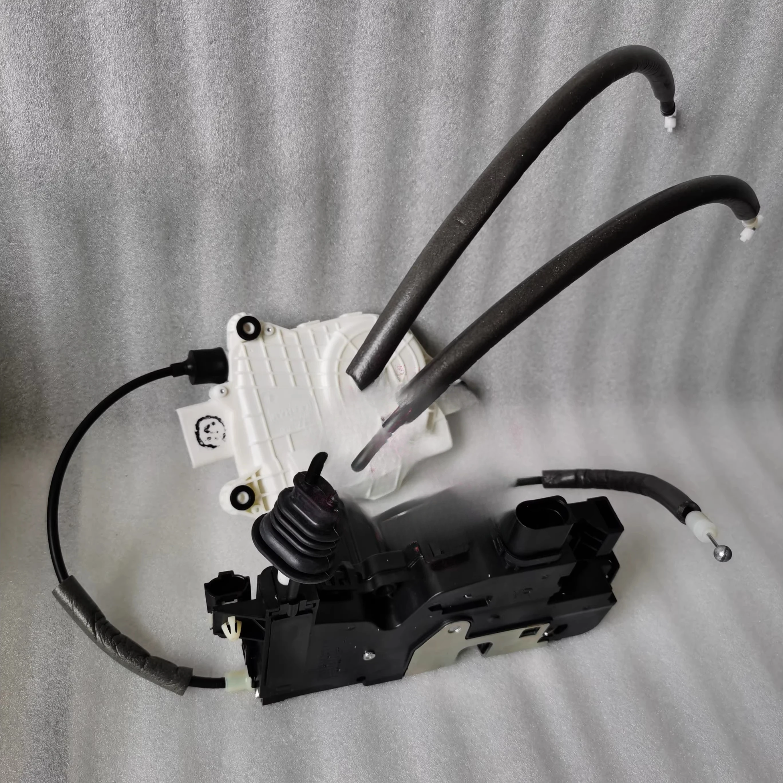 813203N020 81320-3N020 Right front door lock central control lock motor door lock motor