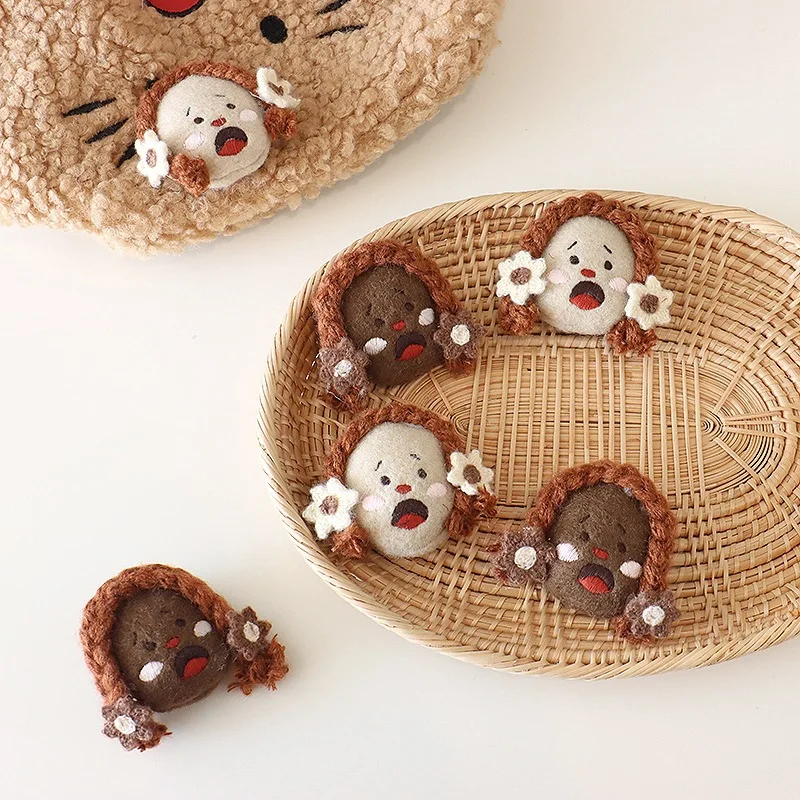 

Забавная фетровая брошь-значок в виде кричащей девушки для сумки, шляпы, пальто, в стиле панк, кавайный дизайн