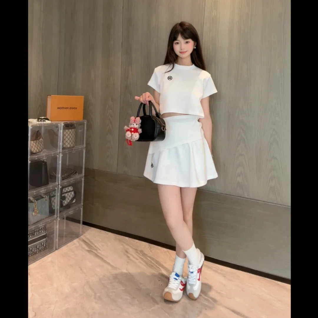 Korean Style Temperament Set Women's Summer New Casual Round Neck T-shirt Short Skirt Slimming Two-piece Set