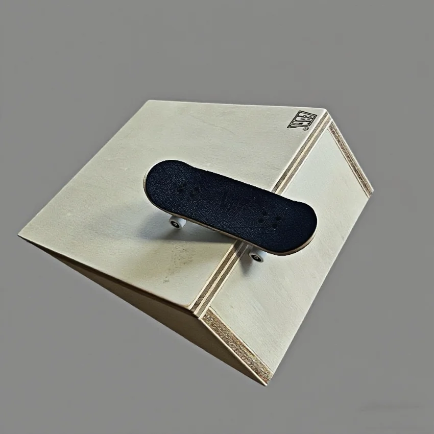 Professionelle hölzerne Griffbrett-Kicker-Rampe für Tech Decks, tragbare Tischobeln für Skate-Park-Tricks, perfekt für Kinder