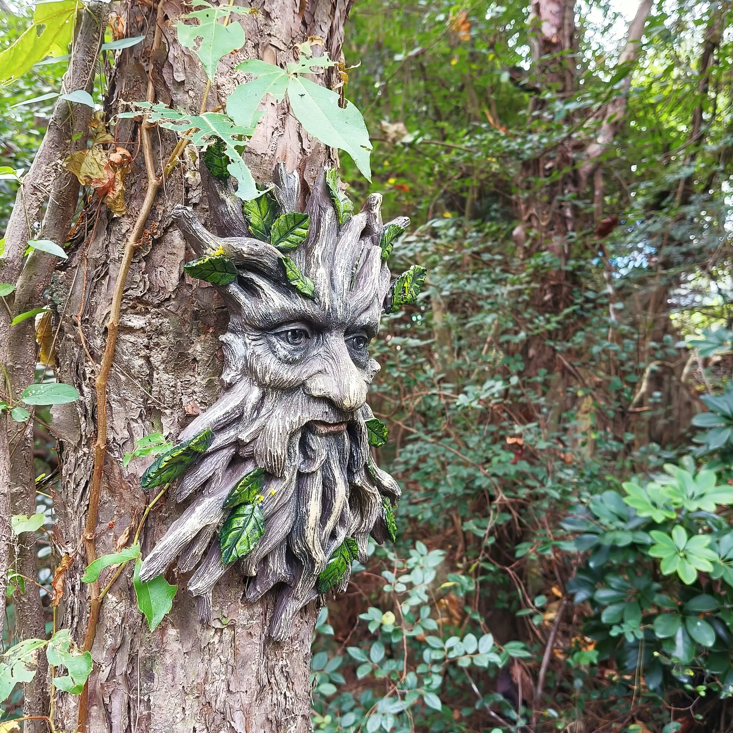 1 Piece of Tree Spirit Garden Forest Decoration - Living Room Wall Decoration, Tree Spirit Resin Crafts Decoration Hanging Ornament, Halloween Resin Crafts Decoration, Christmas Garden Realistic Resin Art Decoration
