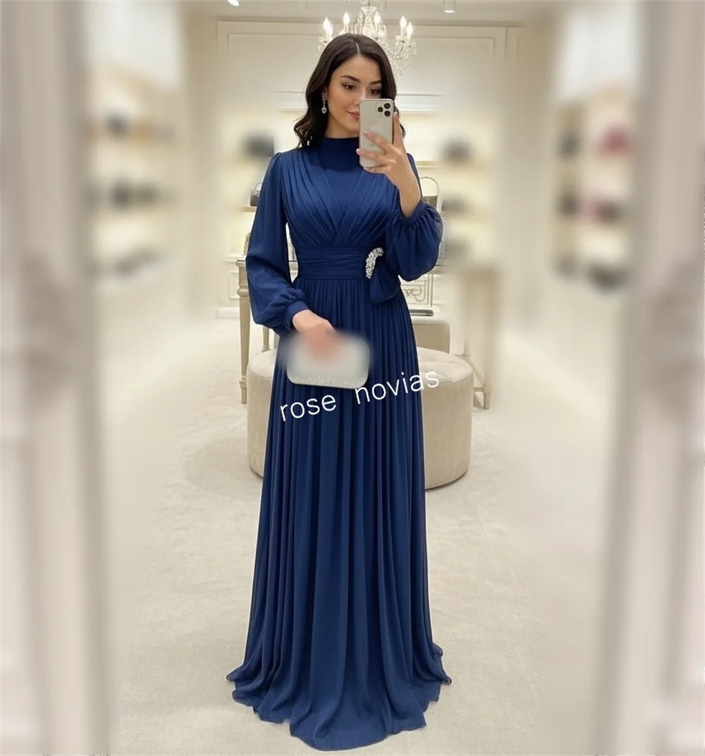 فساتين شيفون كلاسيكية مخصصة ذات ياقة عالية وطيات على شكل حرف a فساتين طويلة مناسبة مخصصة للنساء فستان سهرة أنيق لحفلات الزفاف