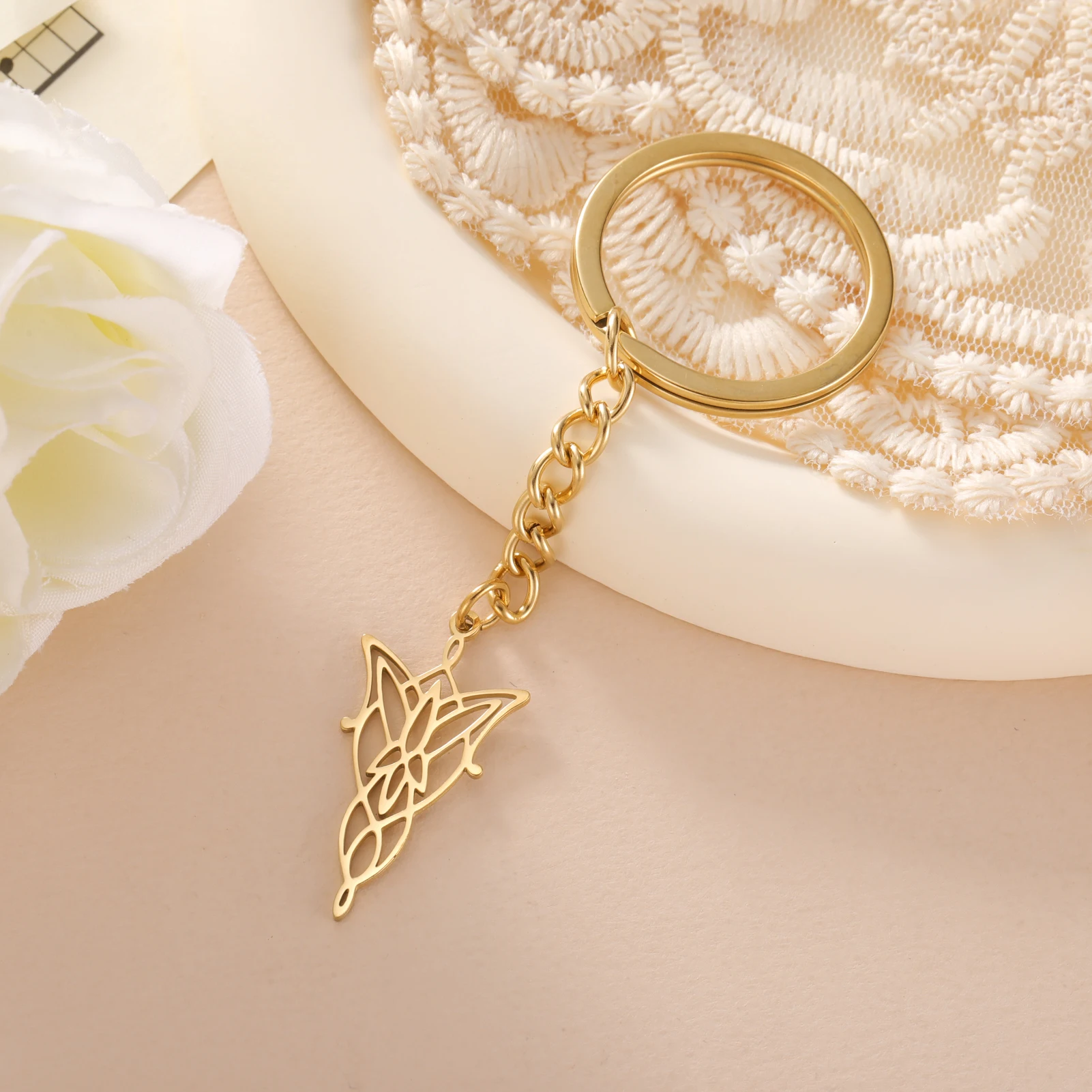 The Lord of the Rings: Elf Princess Jewelry Pendant Stainless Steel Keychain Men and Women Fashion Keychain Birthday Gift New